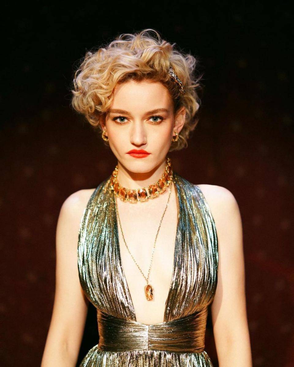 Julia Garner (instagram.com/juliagarneroffcial)