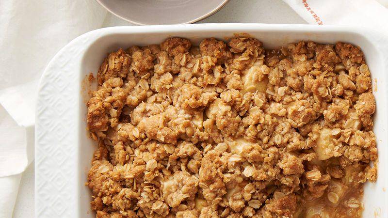ilustrasi apple crisp with oats (www.bettycrocker.com/Betty Crocker Kitchens)