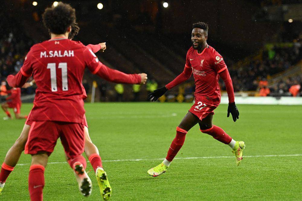 Selebrasi Divock Origi setelah mencetak gol ke gawang Wolves. (twitter.com/premierleague)