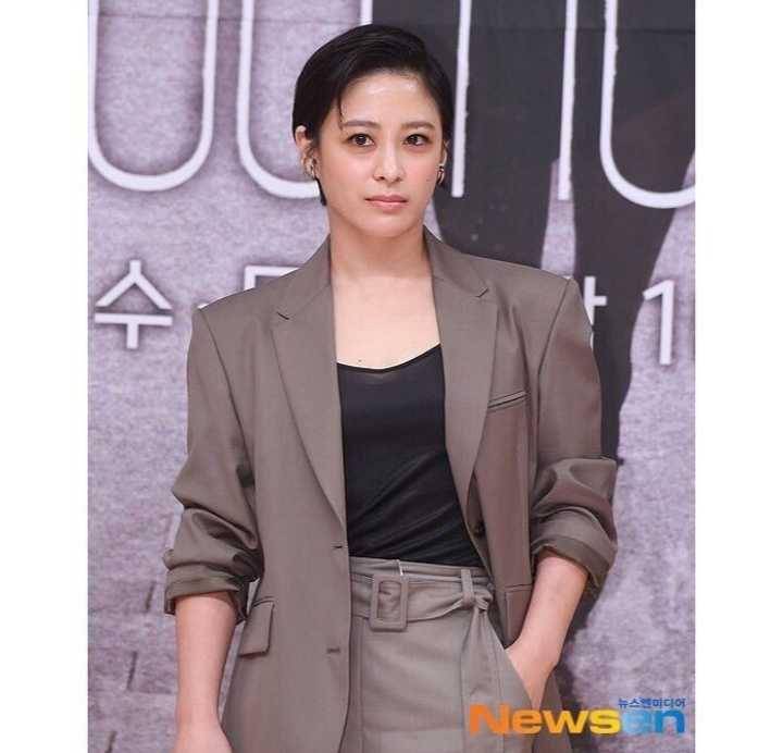 Park Hee Bon (instagram.com/heevonne)