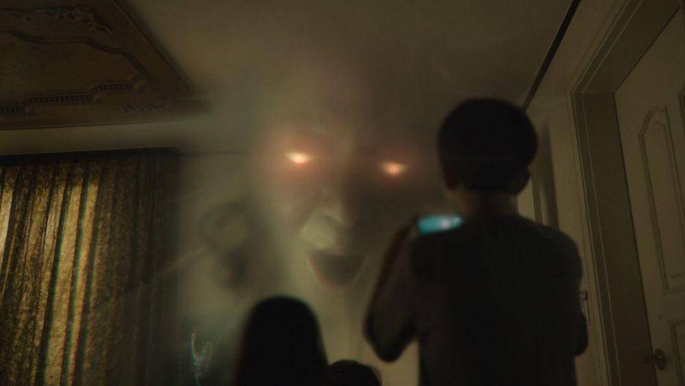 Park Jung Ja menerima titah. (dok. Netflix/Hellbound)
