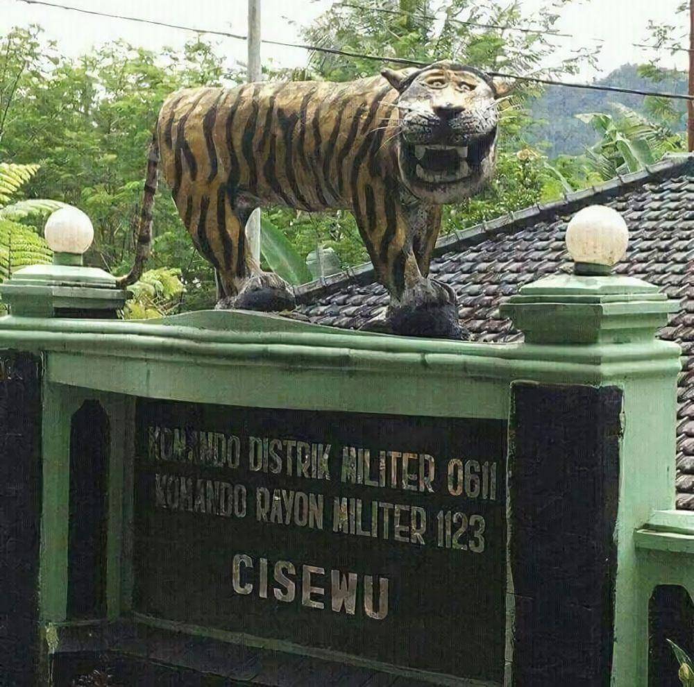 patung hewan bikin ngakak (twitter.com/anjayniichh_)