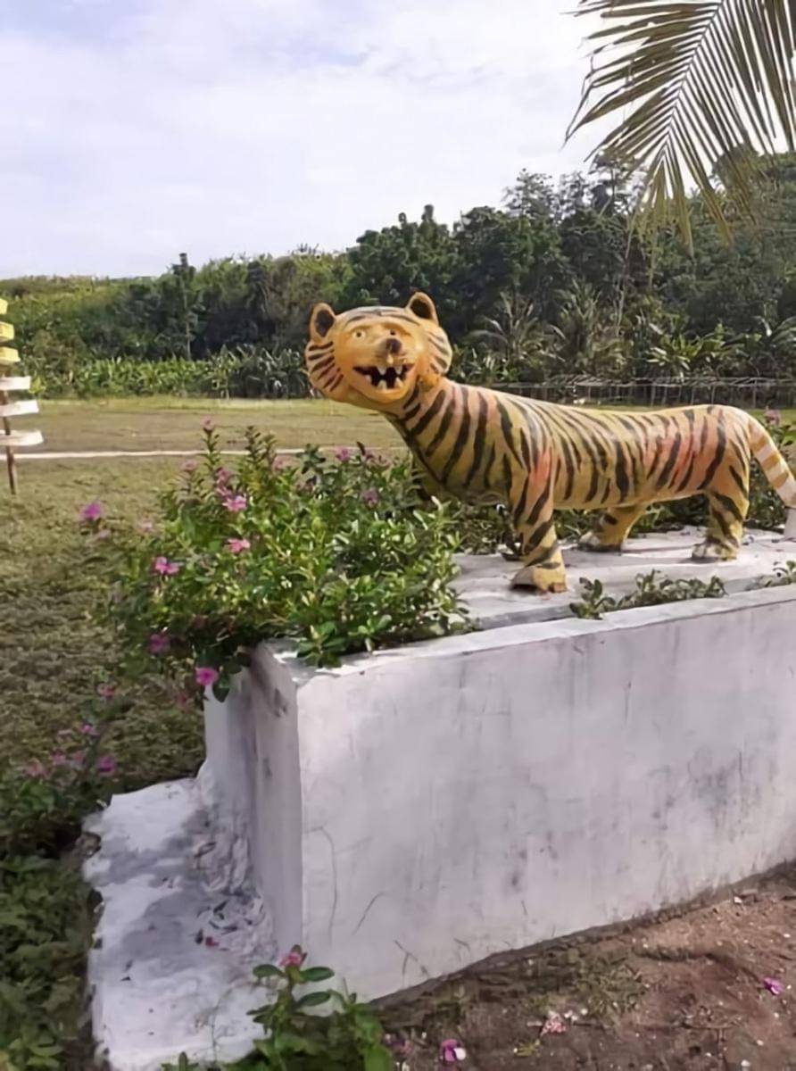 patung hewan bikin ngakak (twitter.com/RT_Taufik)