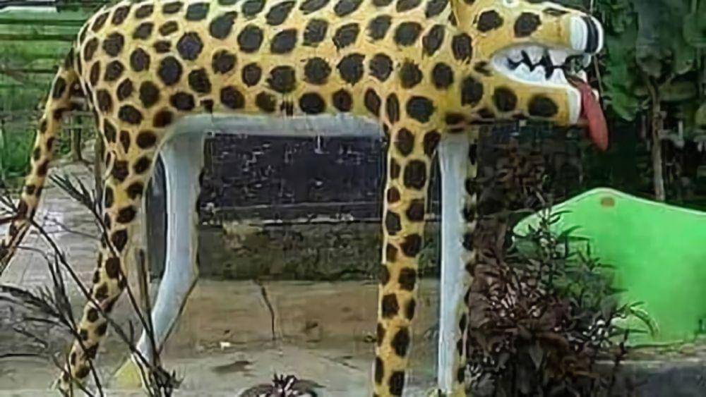 patung hewan bikin ngakak (twitter.com/bbgshndka)