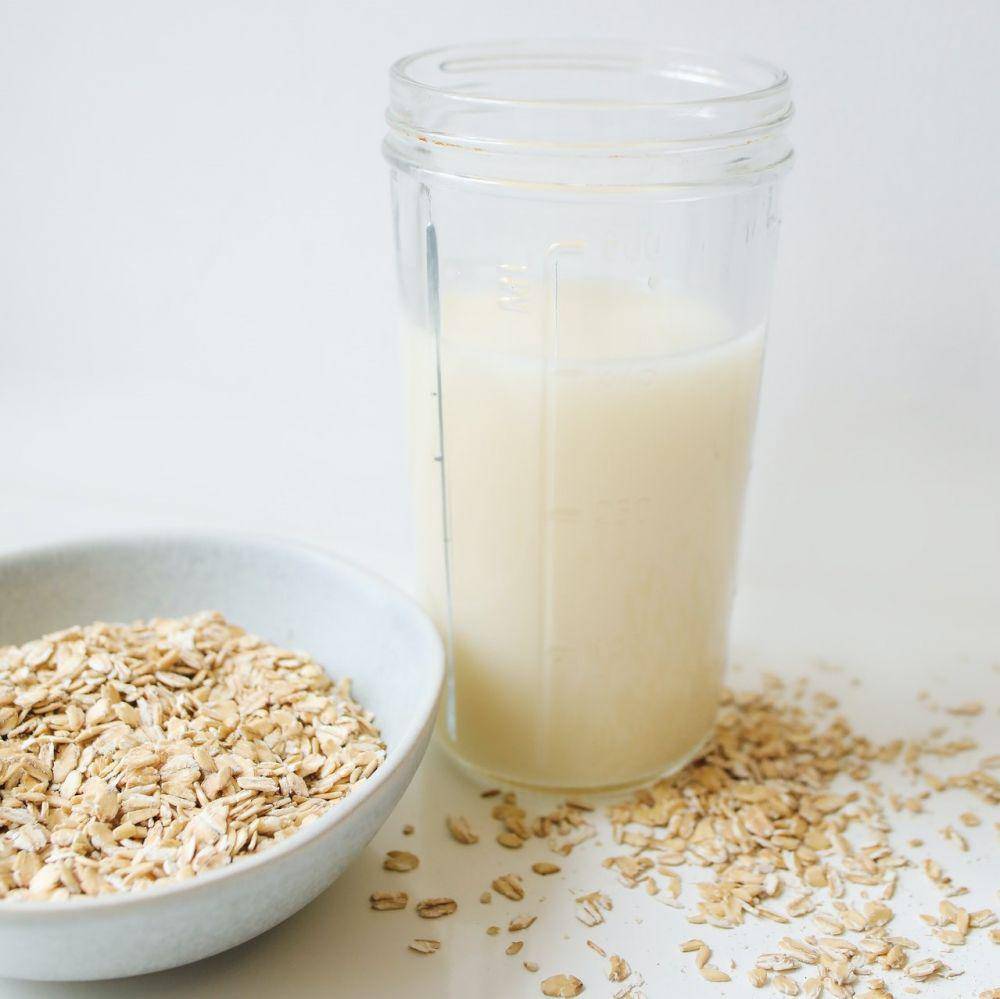 ilustrasi oat milk (pexels.com/Polina Tankilevitch)