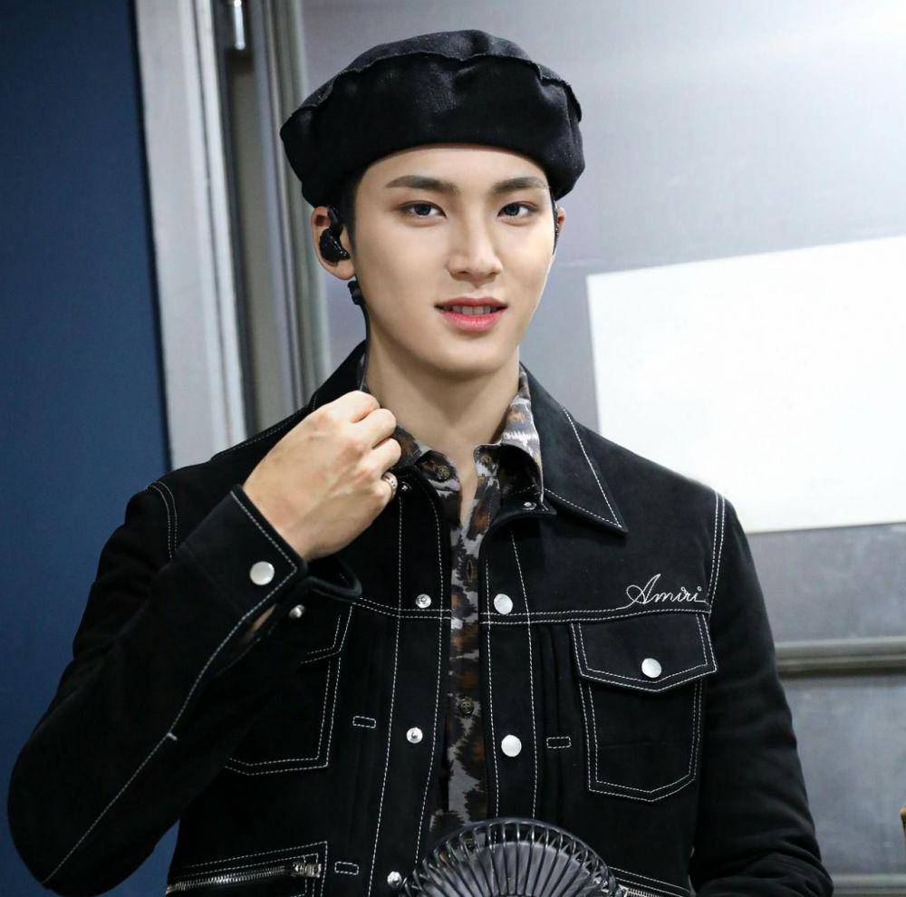 Mingyu SEVENTEEN (twitter.com/pledis_17)
