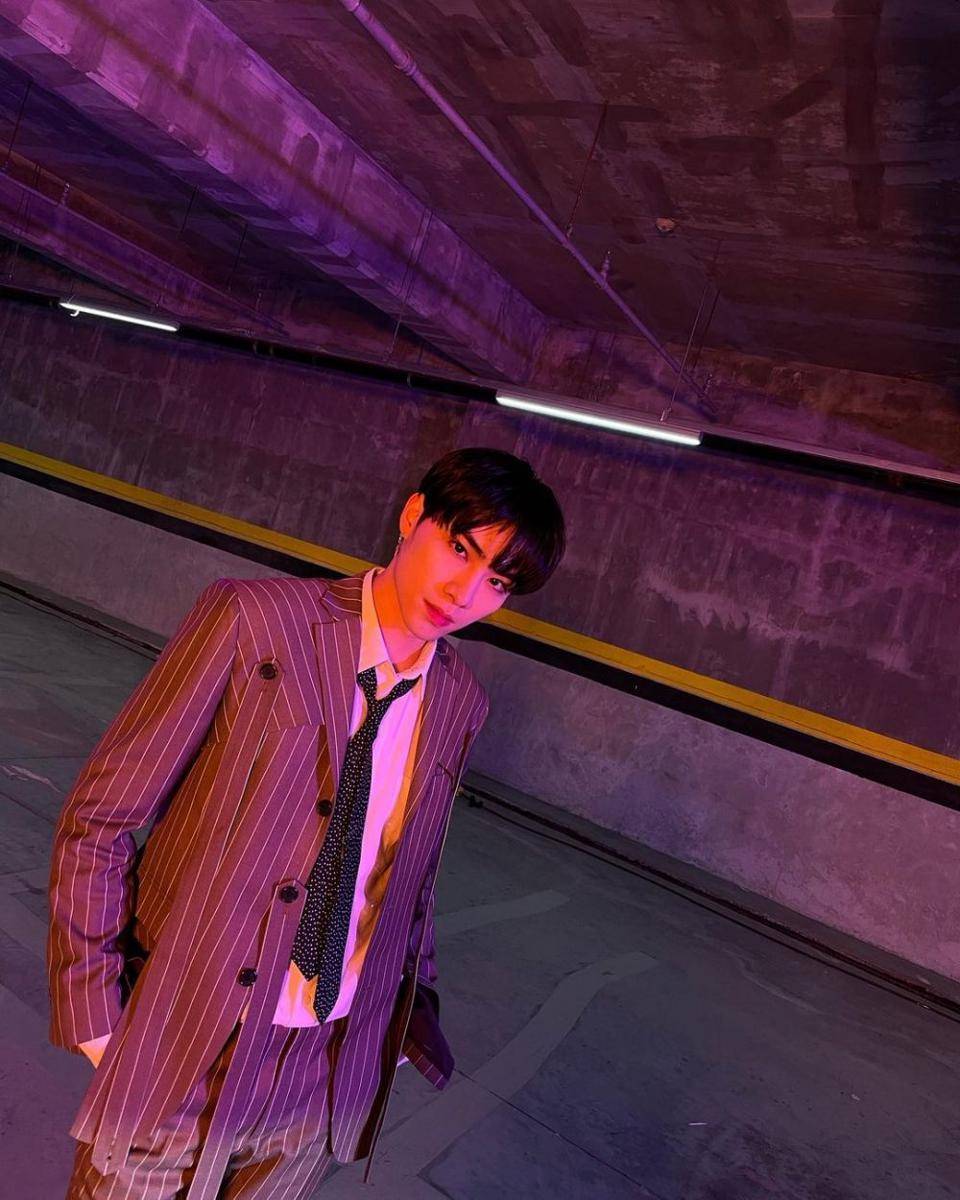Xiaojun WayV (instagram.com/djxiao_888)