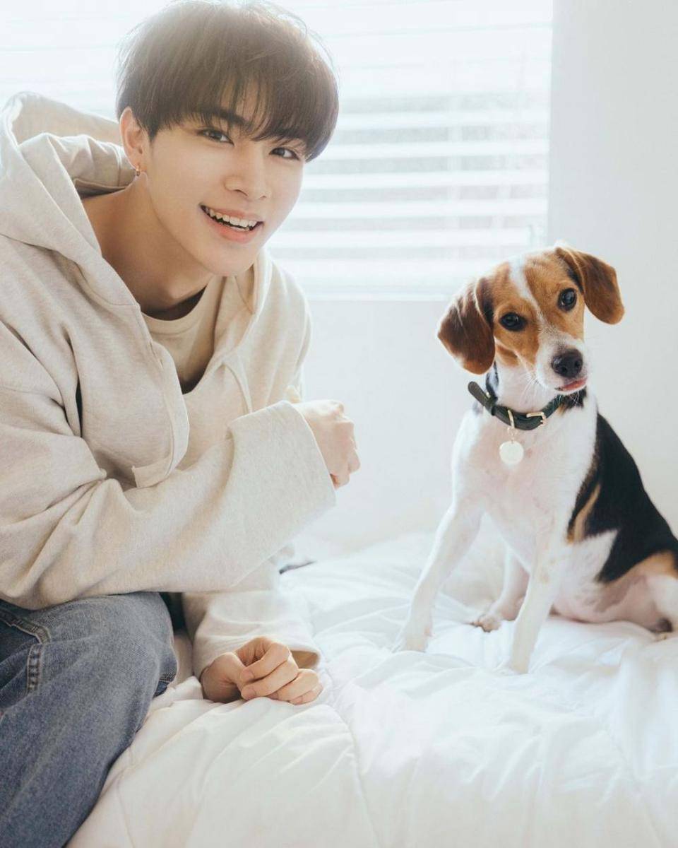 Xiaojun WayV (instagram.com/djxiao_888)