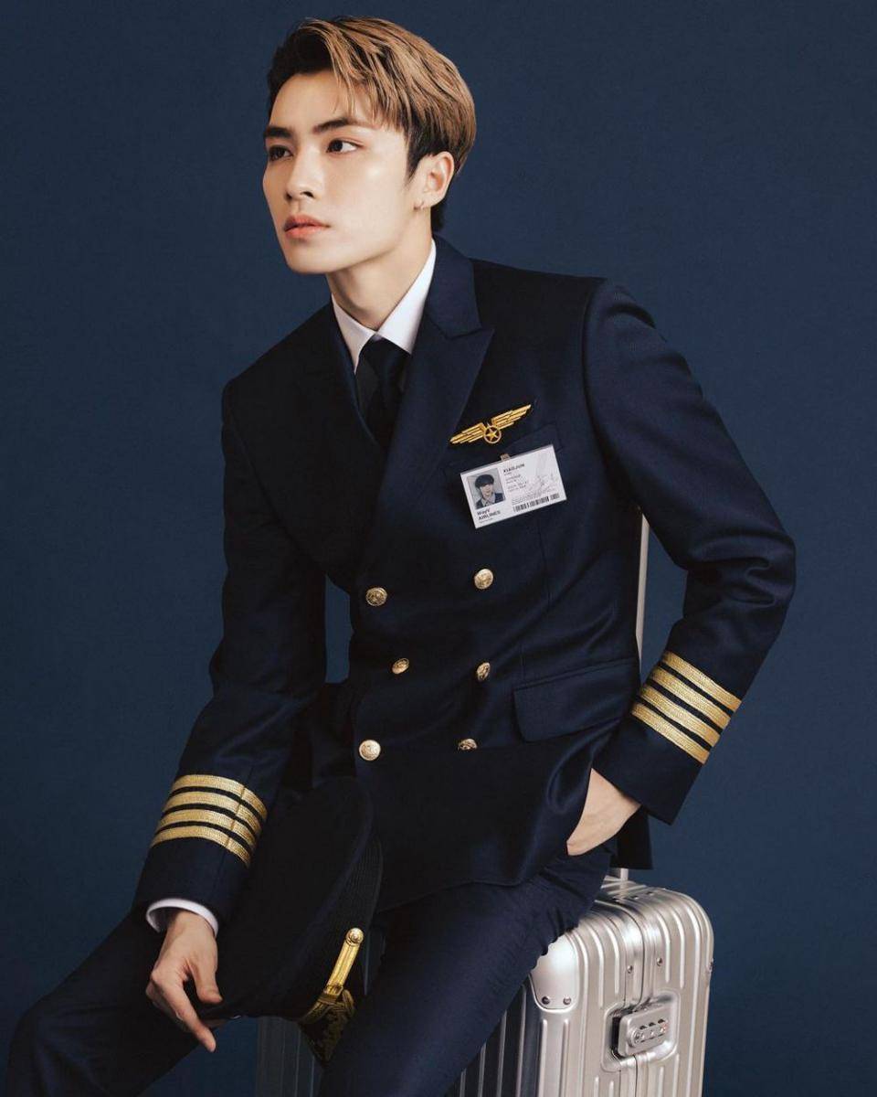 Xiaojun WayV (instagram.com/djxiao_888)