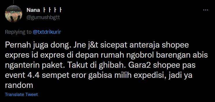 kurir antar paket barengan (twitter.com/gumushbgtt)