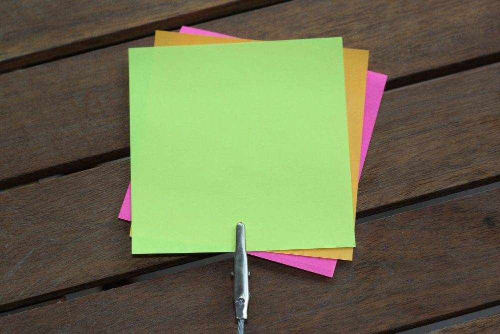 ilustrasi sticky notes (unsplash.com/Jessica Gale)