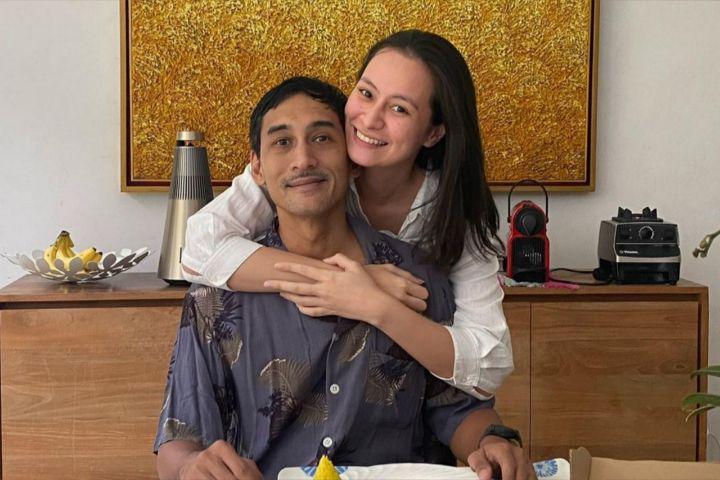 10 Potret Sweet Restu Sinaga dan Istri Tercinta, Setahun Menikah