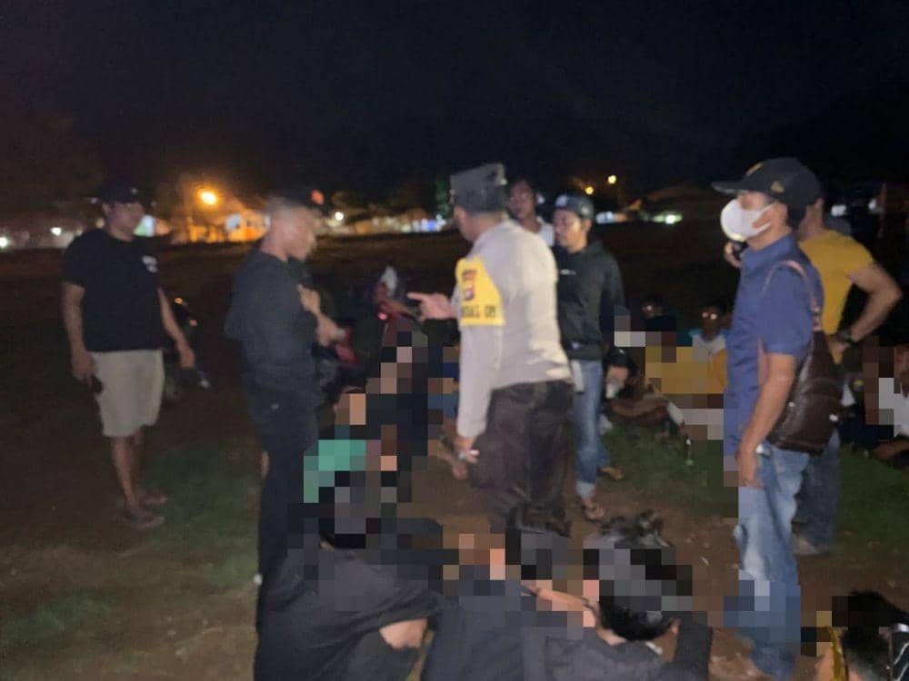 Sejumlah remaja yang diamankan karena melakukan pesta miras di Bima (Dok Polres Bima Kota)