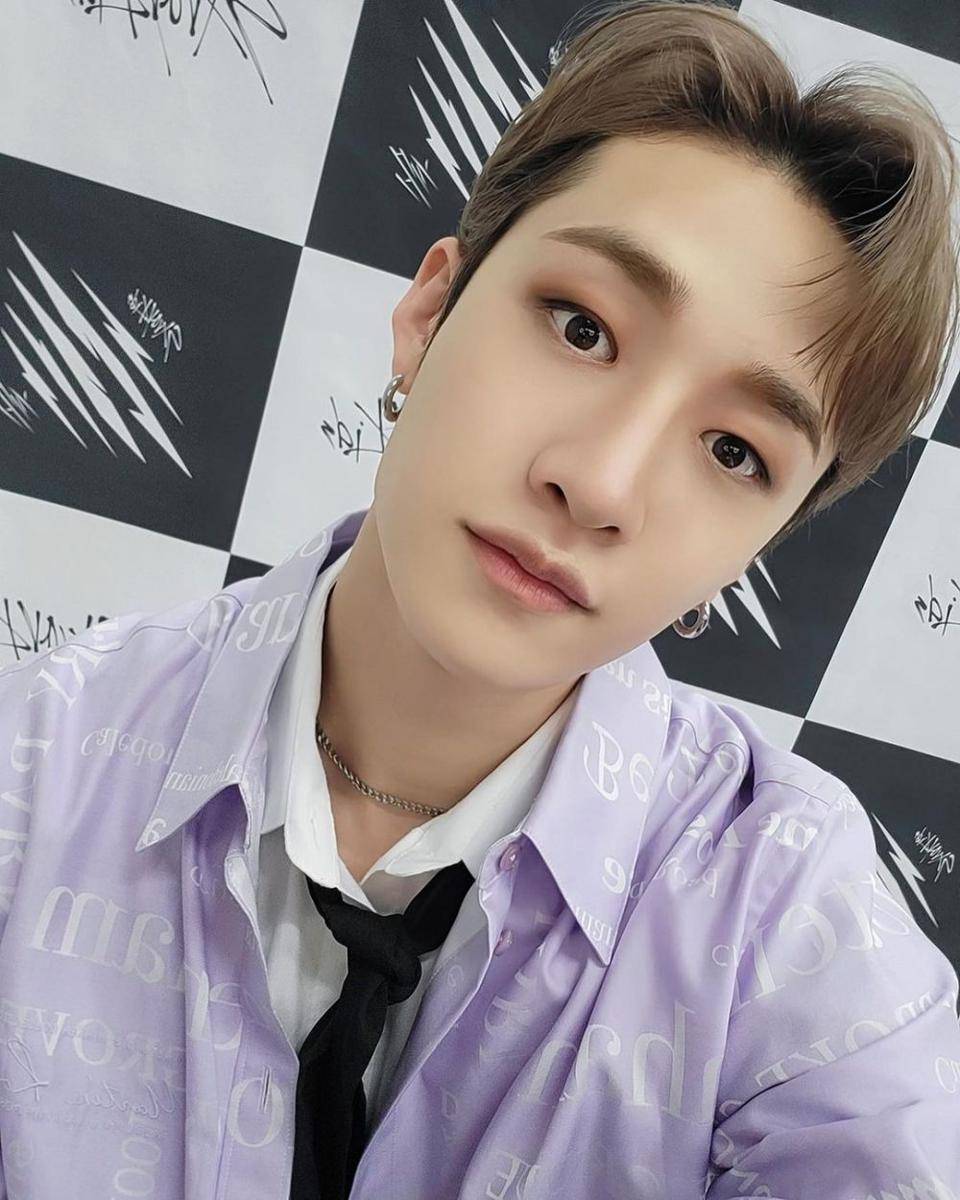 Bang Chan Stray Kids (instagram.com/straykids_official_jp)