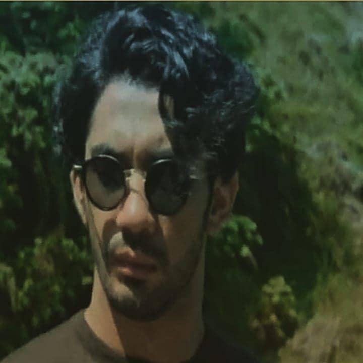 Reza Rahadian (instagram.com/reeezaaa_11)