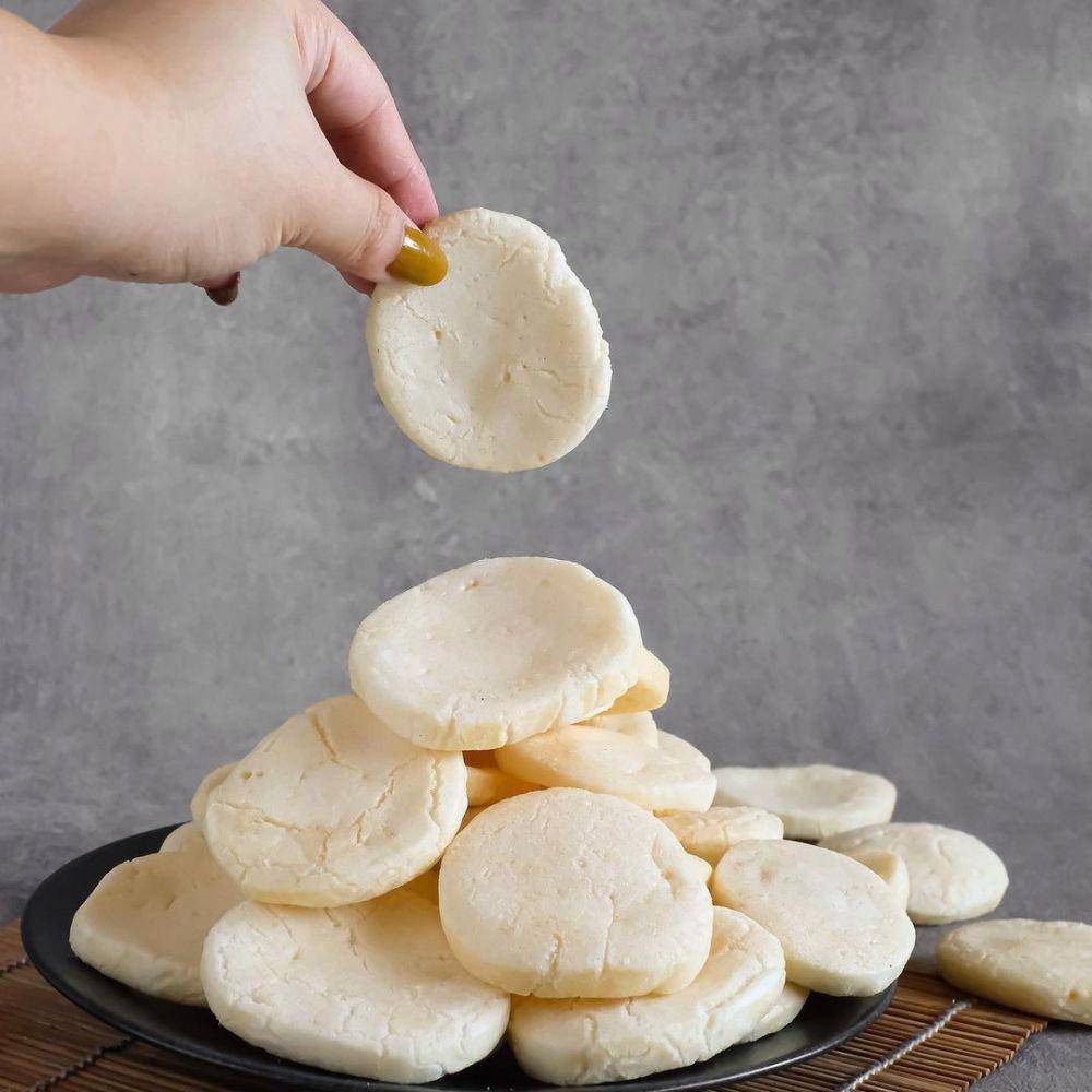 kerupuk kemplang (instagram.com/kerupuks.id)