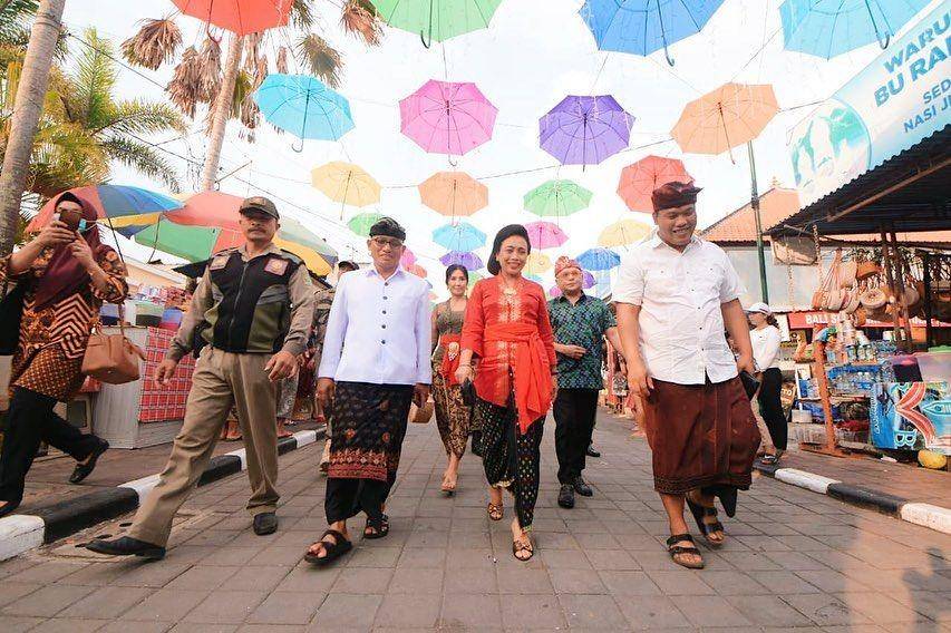 Kebaya Bintang Puspayoga (instagram.com/bintang.puspayoga)