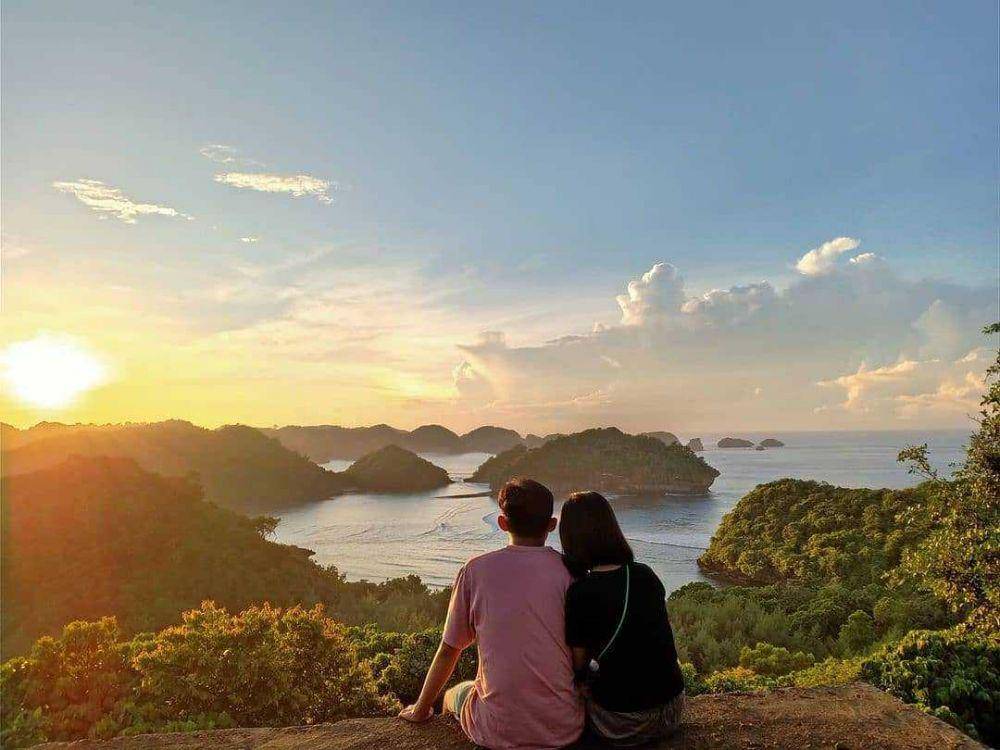 pantai teluk asmara (instagram.com/yoiki_malang)