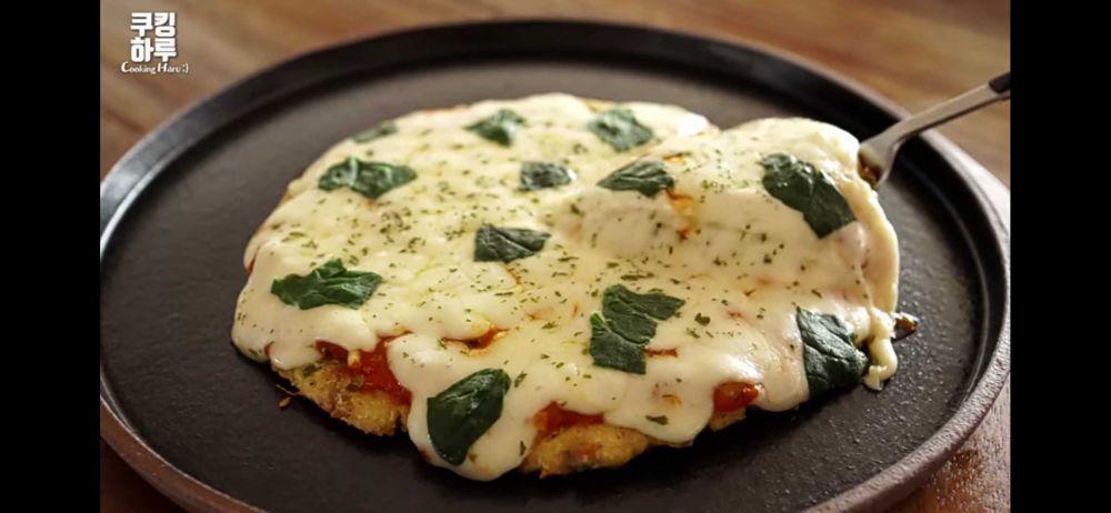 Resep Pizza Tahu Lembut, Sehat, dan Lezat Tanpa Oven ala Cooking Haru