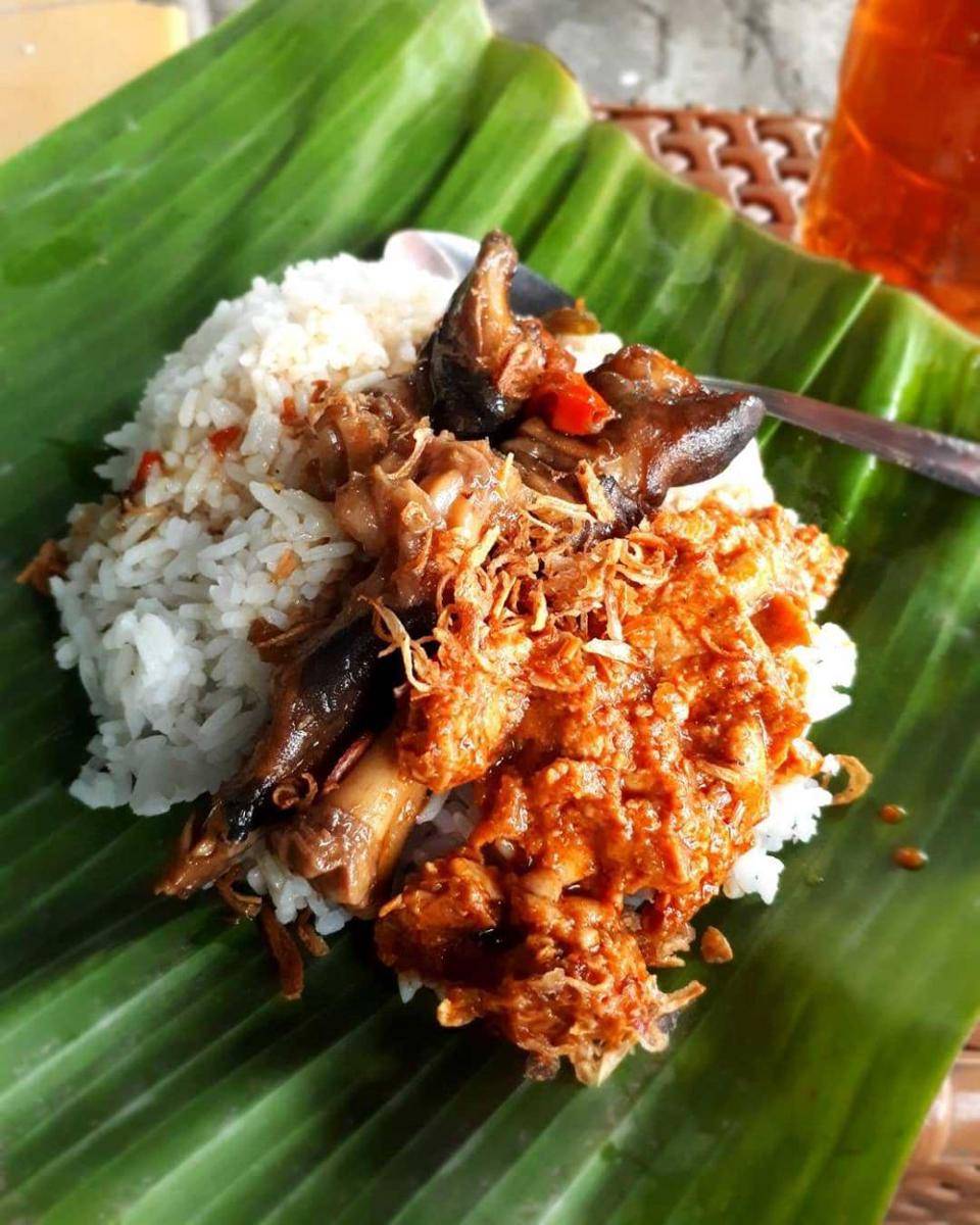 nasi ponggol (instagram.com/tegal_lakaliyane)
