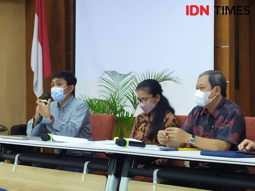 Herlan Darmawan, Pakar Volcano Hazard UGM (kiri) saat memaparkan erupsi Gunung Semeru. IDN Times/Siti Umaiyah