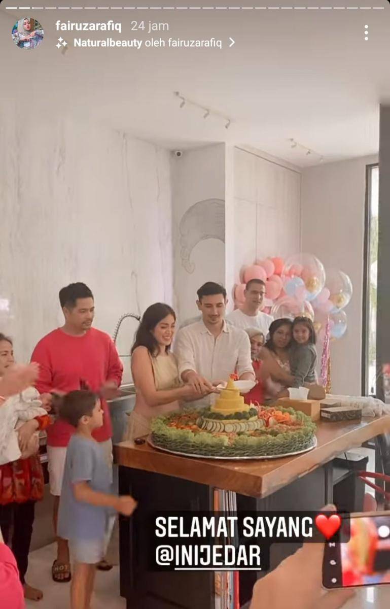 Potret momen gender reveal anak kedua Jedar. (instagram.com/fairuzarafiq)