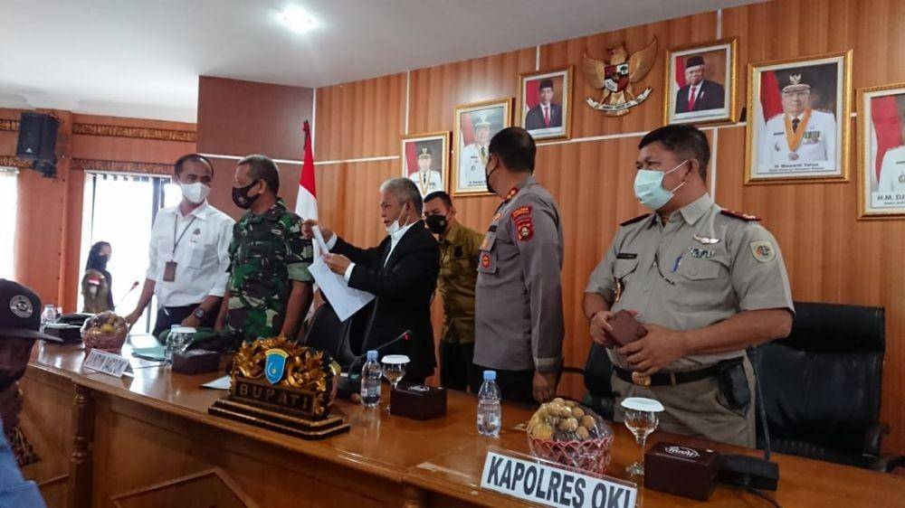 Rapat stakeholder, perusahaan dan masyarakat terkait putusan BPN mencabut SHM (IDN Times/istimewa)