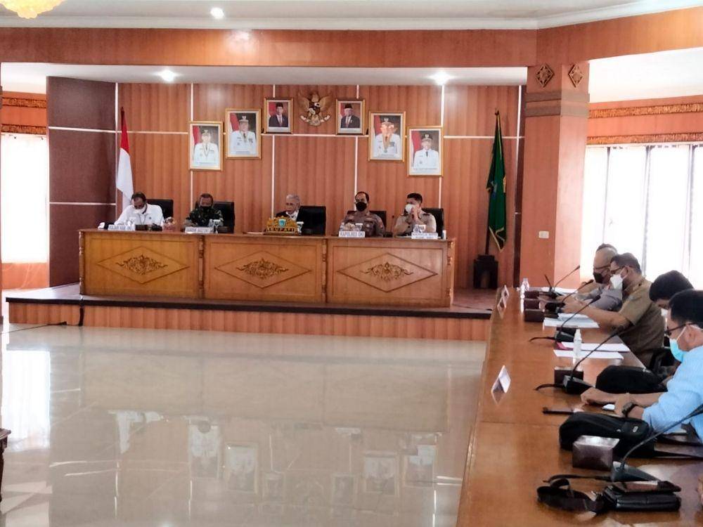 Rapat stakeholder, perusahaan dan masyarakat terkait putusan BPN mencabut SHM (IDN Times/istimewa)