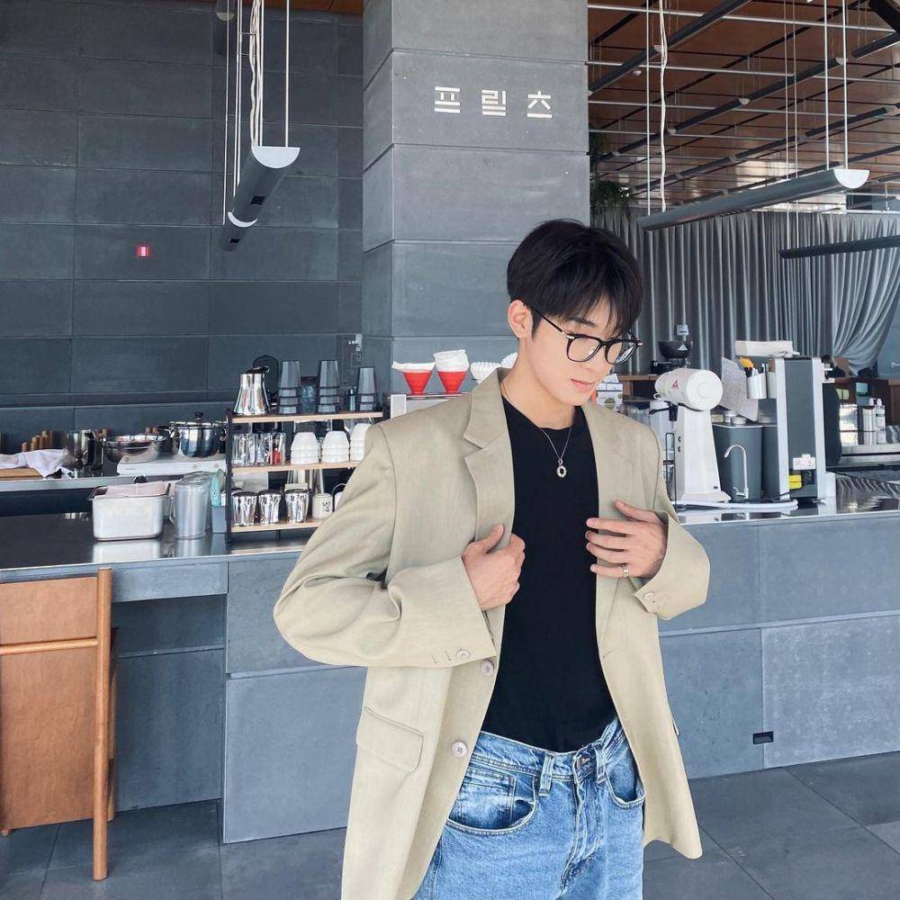 Wonwoo SEVENTEEN (instagram.com/everyone_woo)
