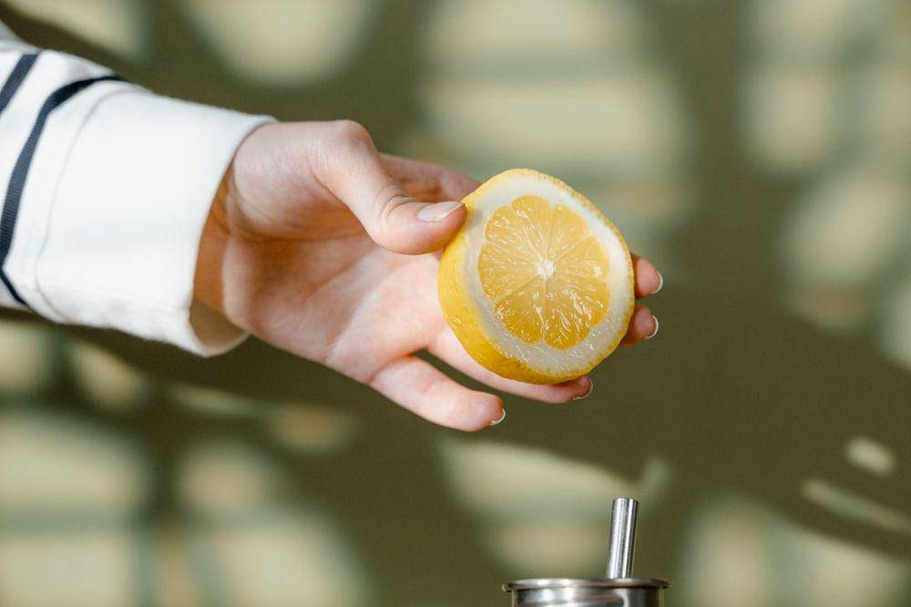 ilustrasi lemon (pexels.com/Tima Miroshnichenko)
