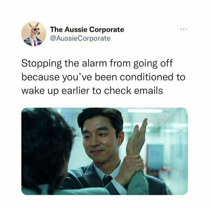 meme perjuangan milenial di tempat kerja (twitter.com/AussieCorporate via instagram.com/corporate_millennials_memes)