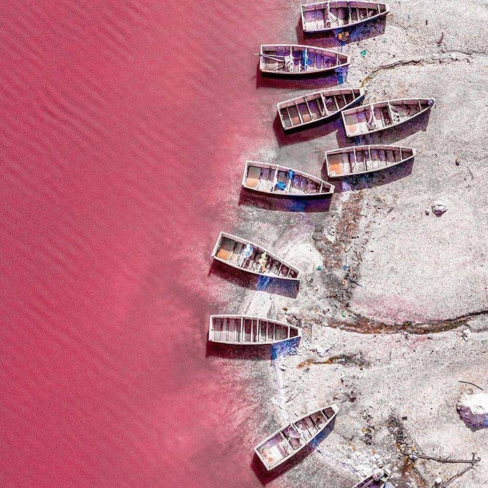 Retba Lake (instagram.com/reference.jpg)