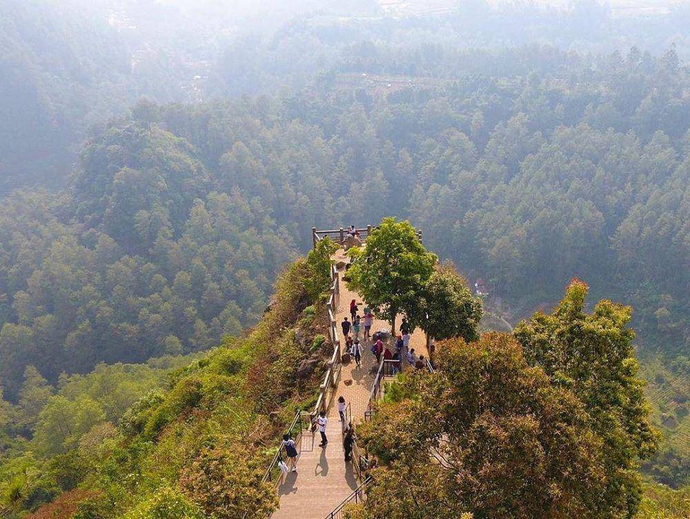 Tebing Keraton (instagram.com/explorebandung)