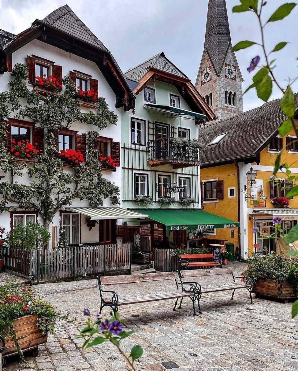 potret desa Hallstatt (instagram.com/visithallstatt)