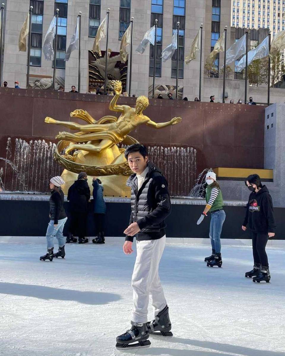 potret outfit liburan ala Pea Sarit (instagram.com/peatrs)