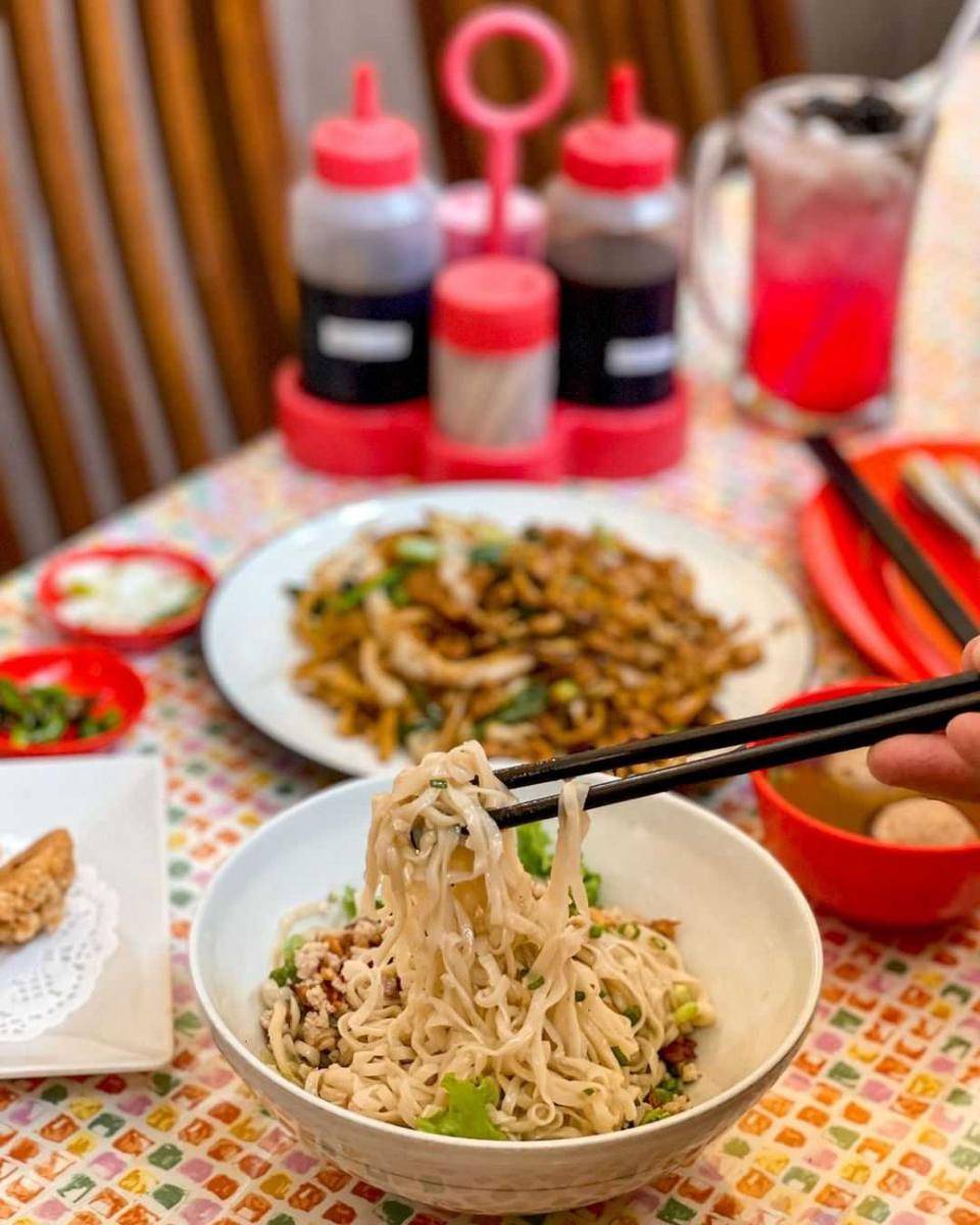 kedai mie sutoyo (instagram.com/andreyongz)