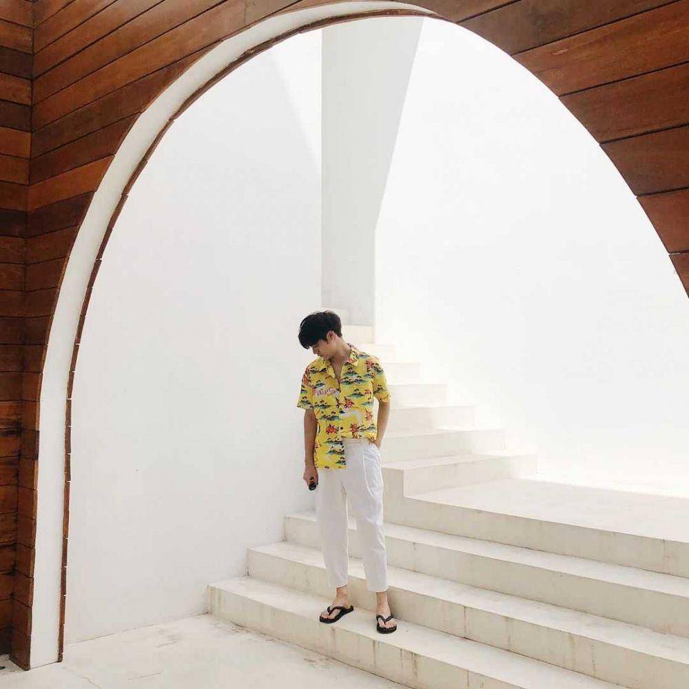 potret outfit liburan ala Pea Sarit (instagram.com/peatrs)