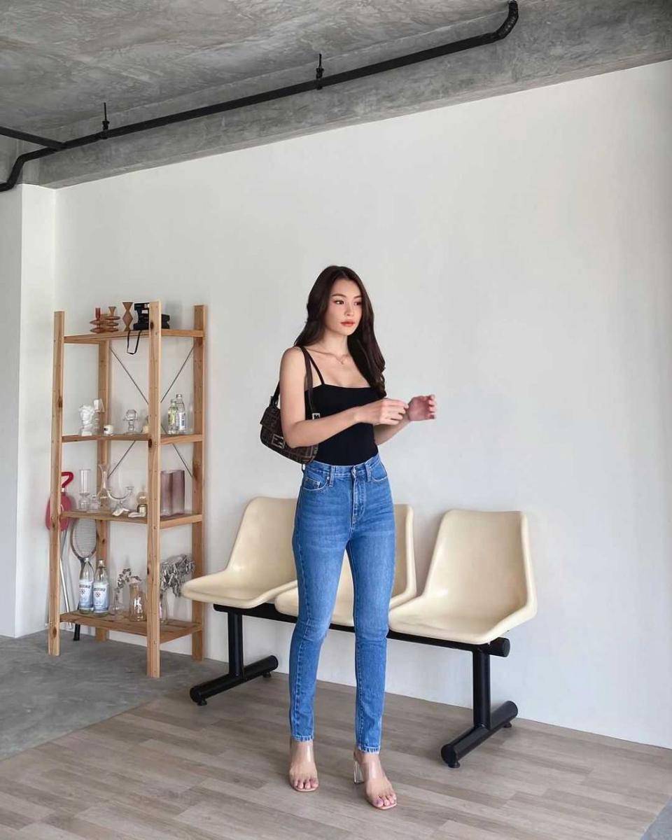 Celana Jeans ala Kapook Phatchara (instagram.com/kapookphat)
