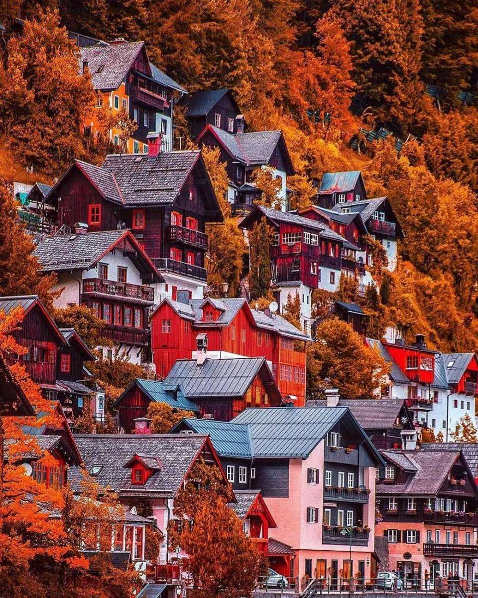 potret desa Hallstatt (instagram.com/amazingshots)