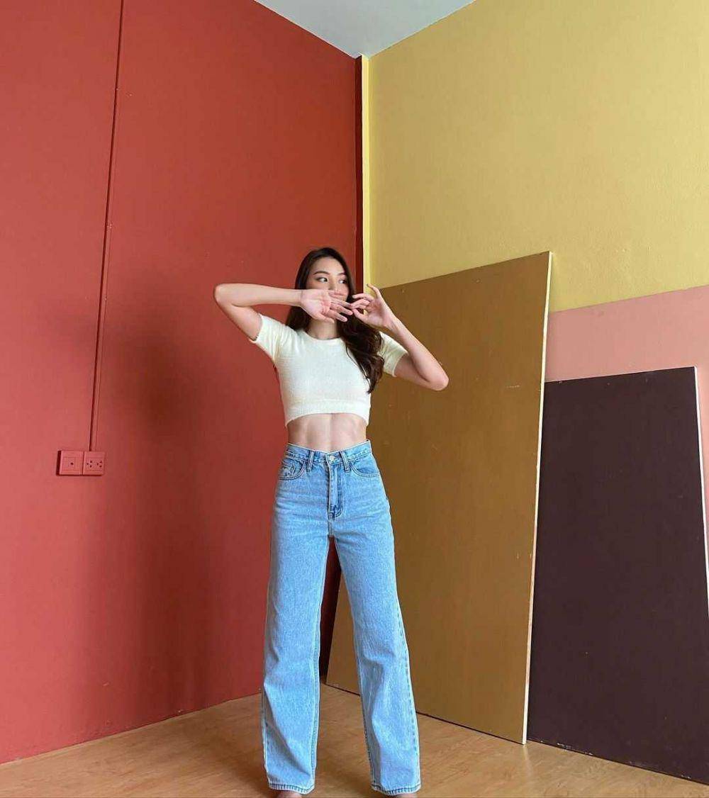 Celana Jeans ala Kapook Phatchara (instagram.com/kapookphat)