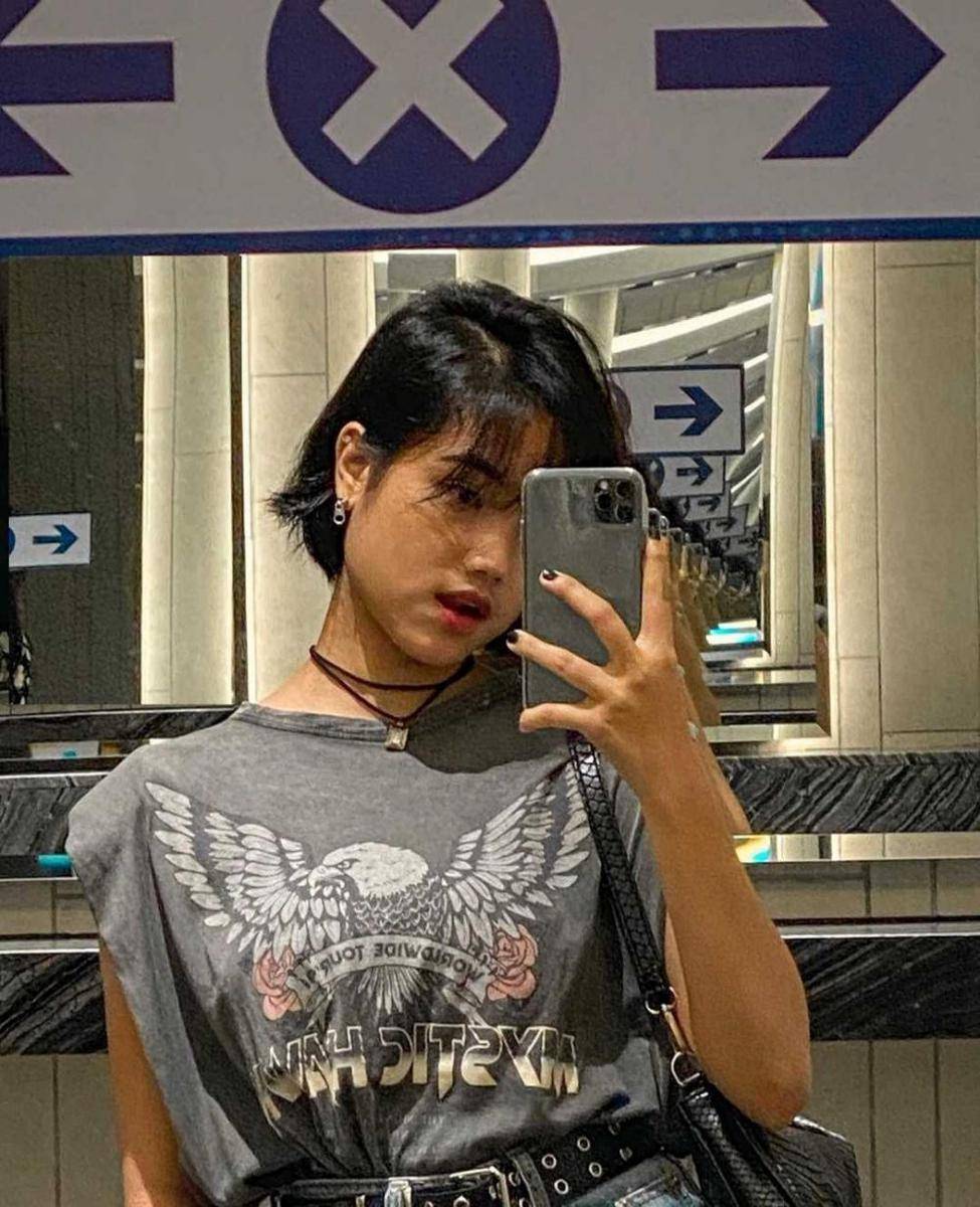 potret mirror selfie Fuji (instagram.com/fuji_an)