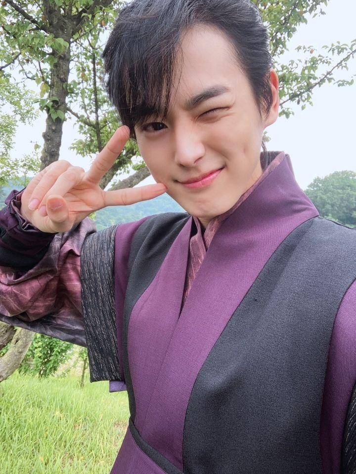 Choi Byung Chan (twitter.com/victon1109)