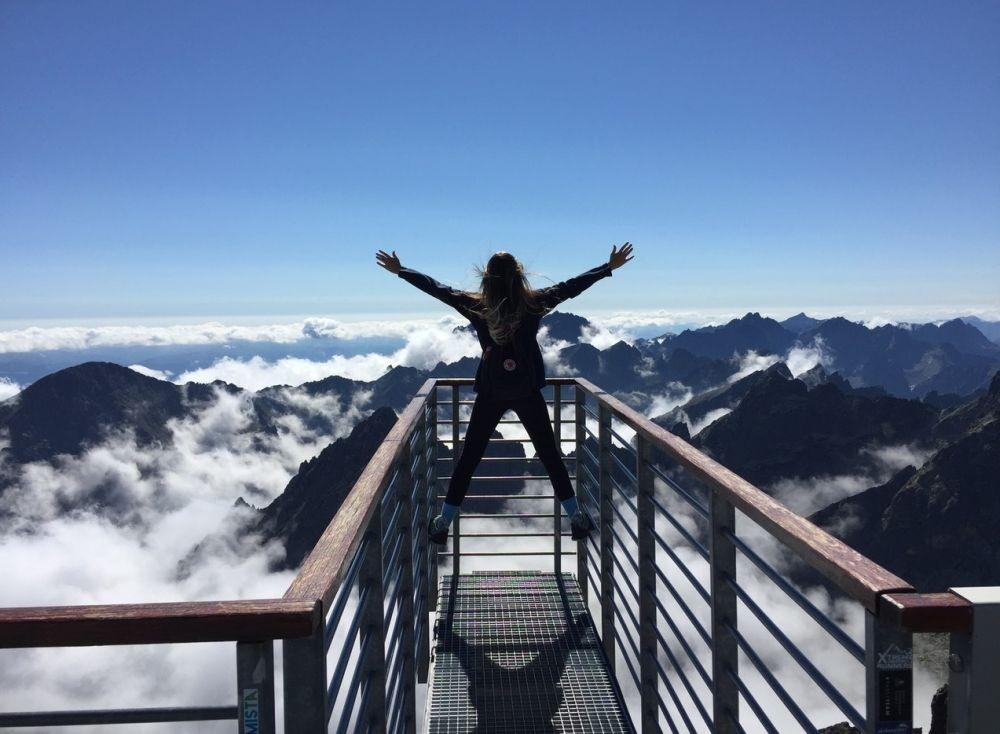 Acrophobia: Gejala, Penyebab, Diagnosis, dan Pengobatan
