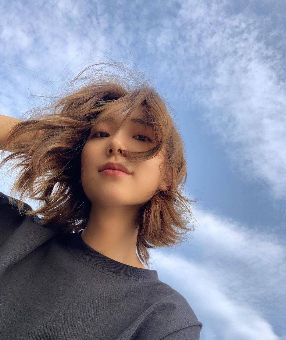 Lee Ho Jung (instagram.com/holly608)