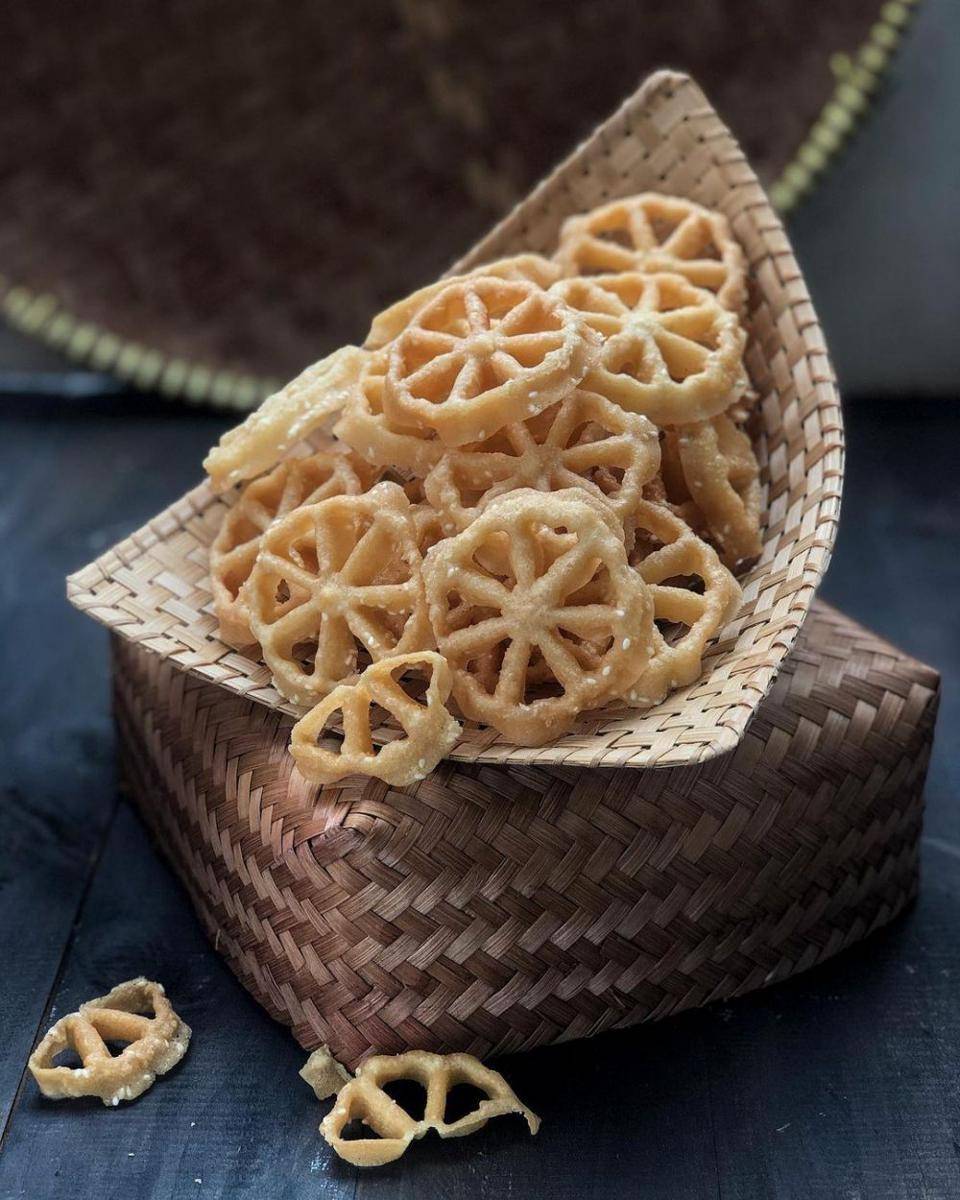 Kue kembang goyang (instagram.com/devizenovia_)