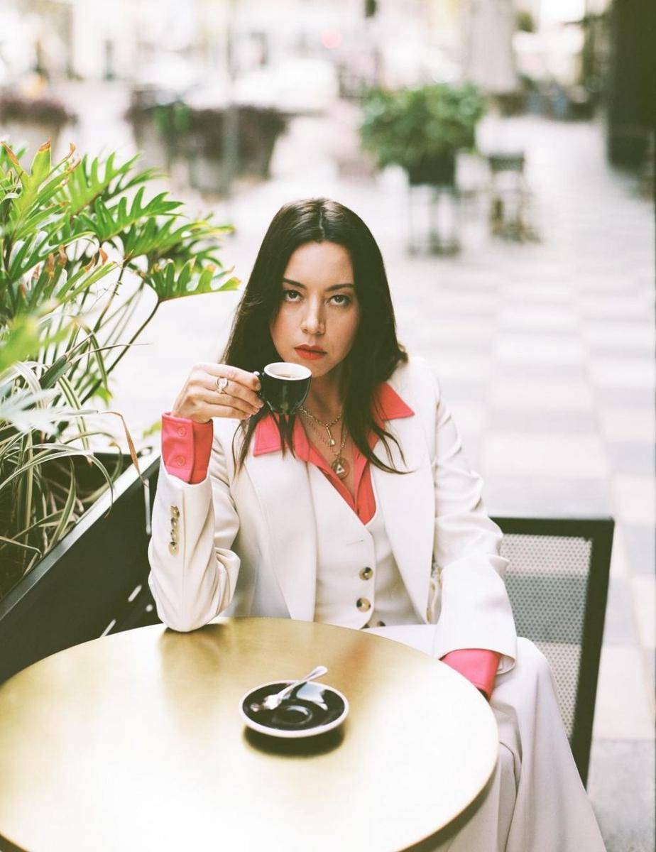 Aubrey Plaza (instagram.com/plazadeaubrey)
