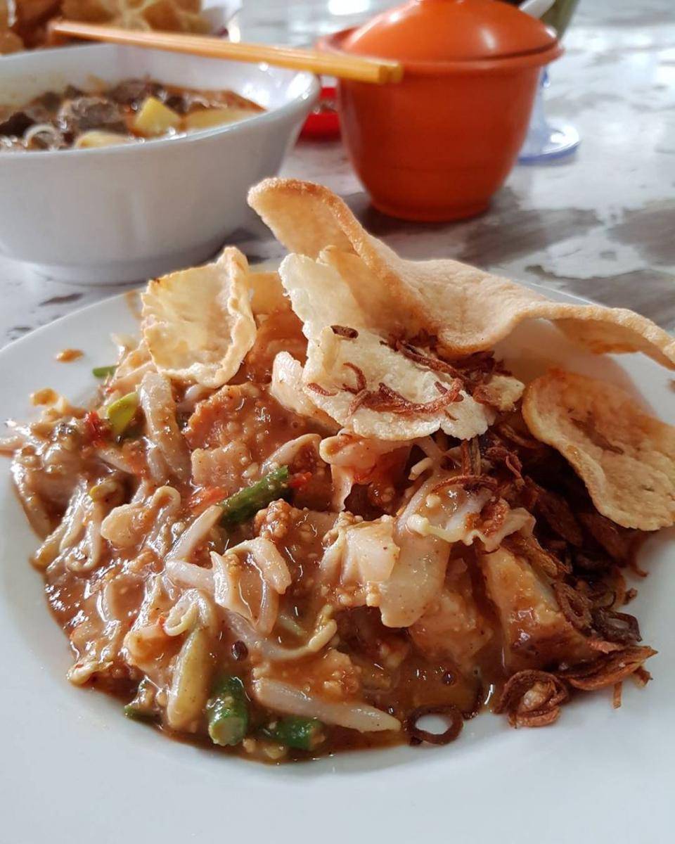 Gado-gado (instagram.com/limitedsky)