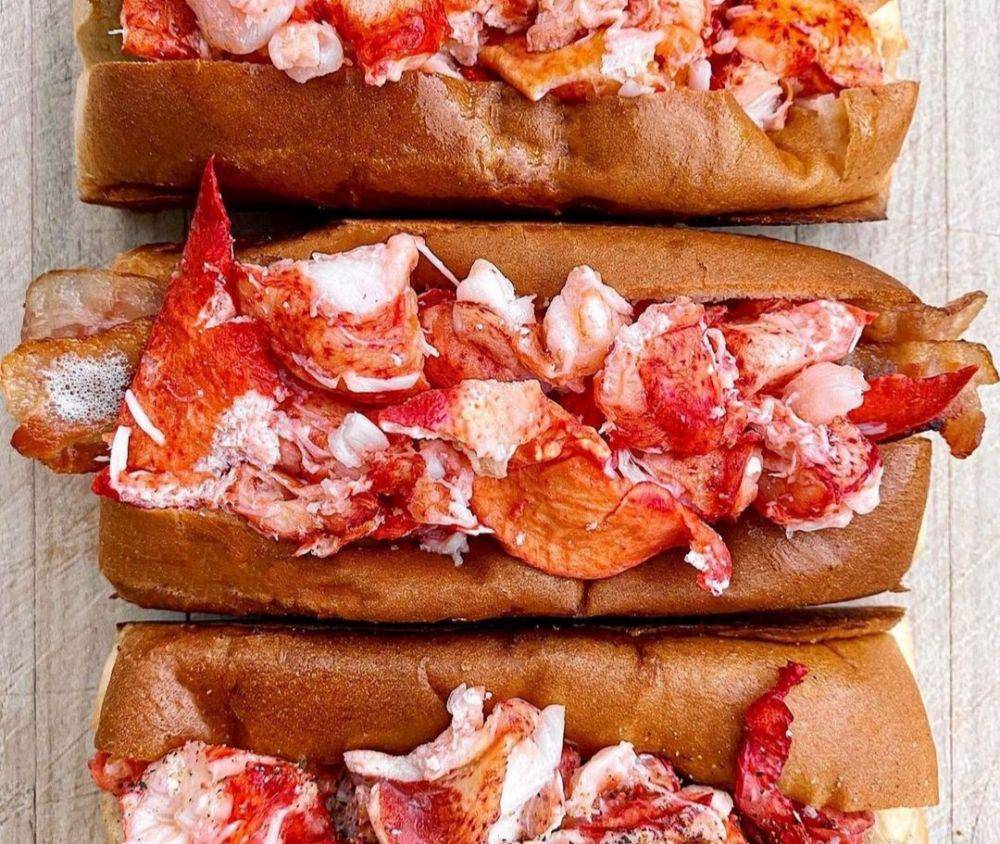 lobster roll (instagram.com/masonslobster)