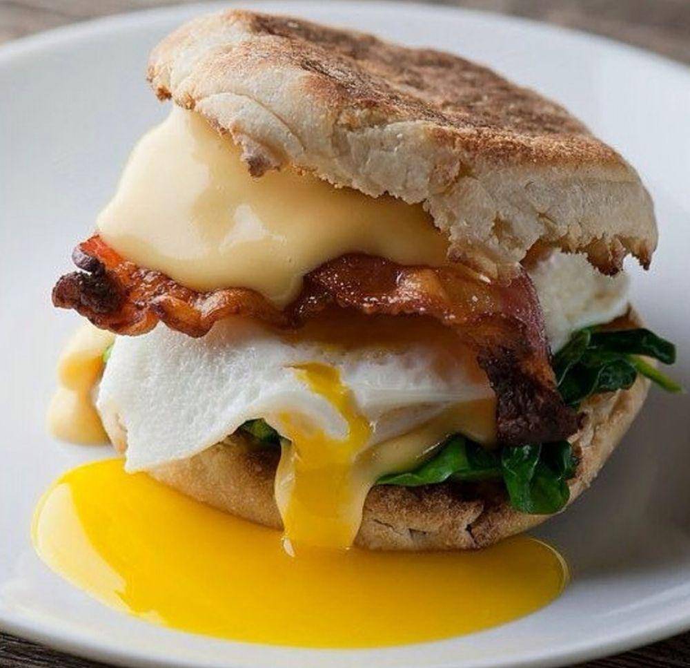 bacon, egg and cheese sandwich (instagram.com/nuts4shakabra)