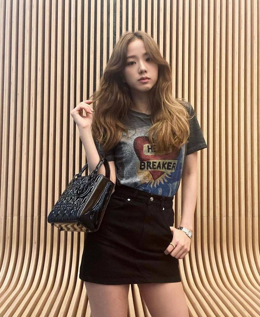 Jisoo BLACKPINK (instagram.com/sooyaaa__)